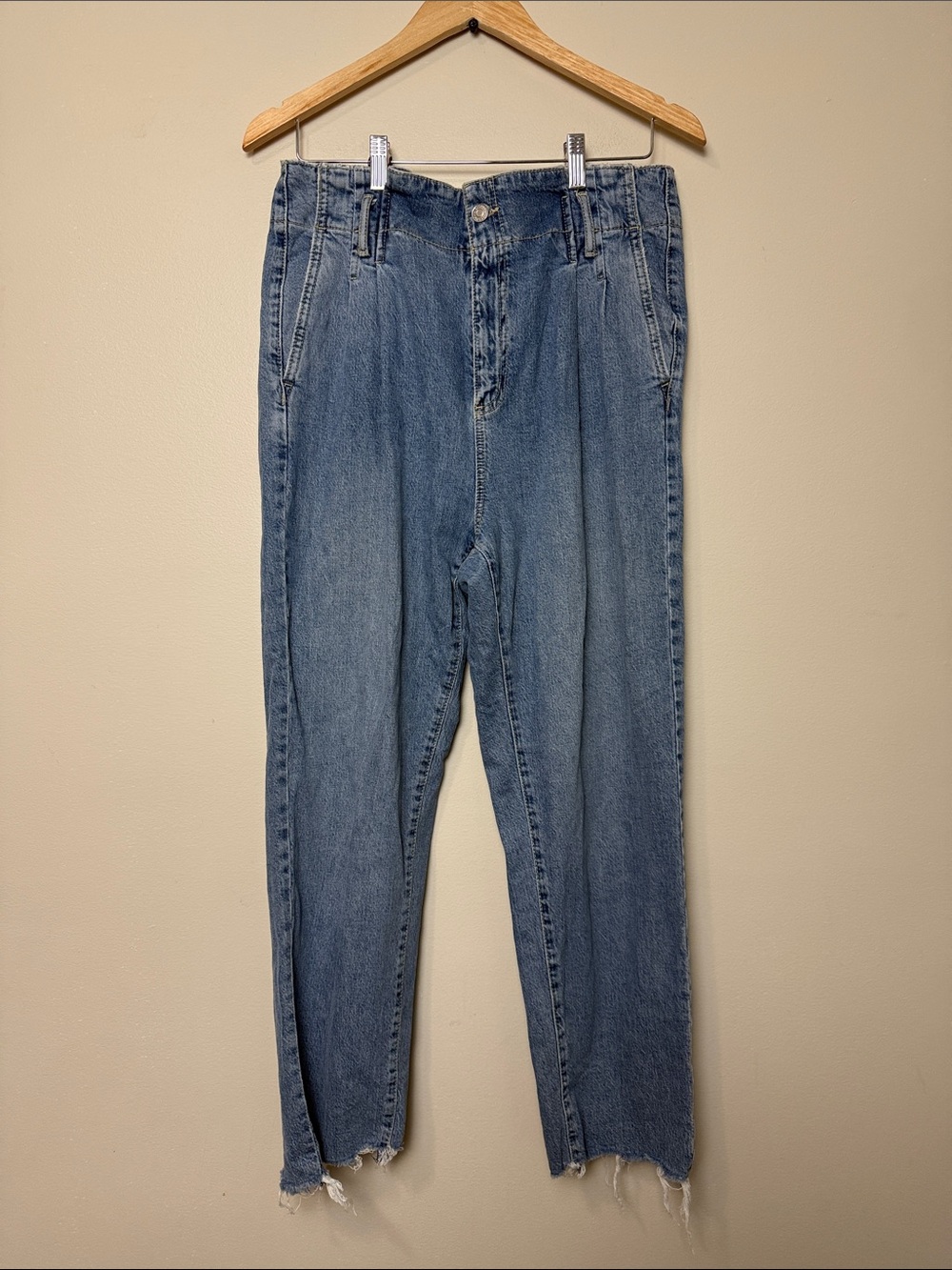 Garage Classic High-Rise Straight Jeans in Light Blue size 11